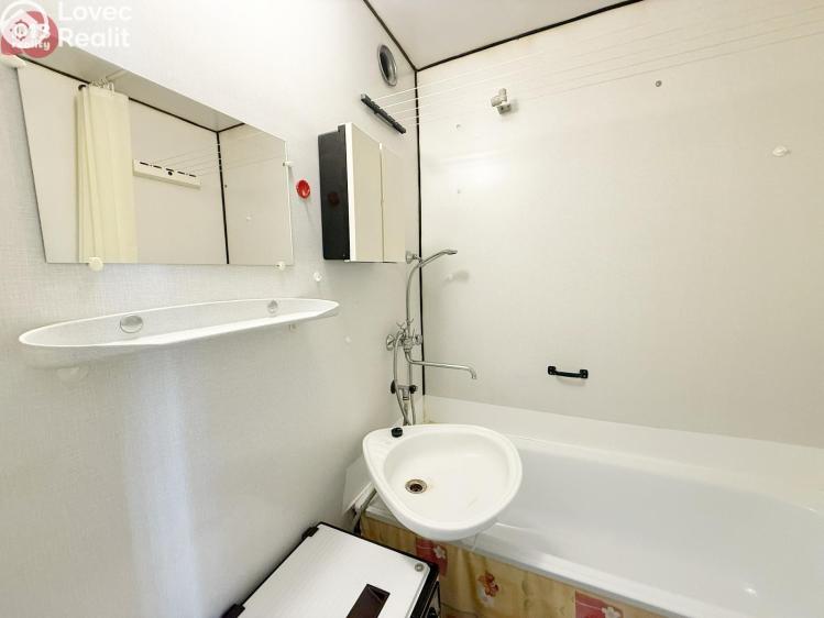 Prodej bytu 3+1 Karlovy Vary, Krymská č. 10