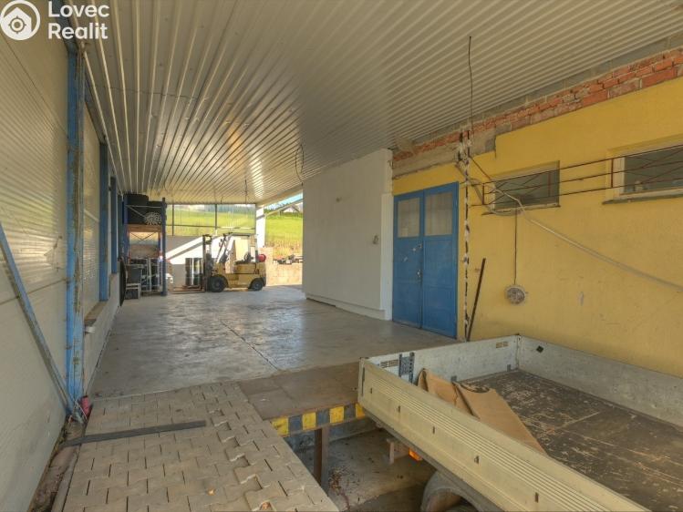 Prodej obchodního prostoru Studenec č. 7