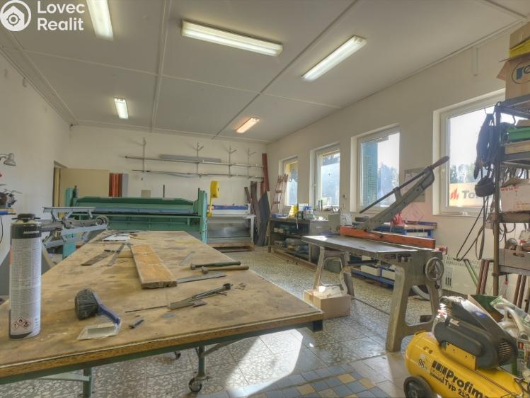 Prodej obchodního prostoru Studenec č. 19