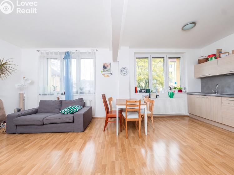 Prodej bytu 3+KK Pardubice, Benešovo náměstí 2441 č. 3