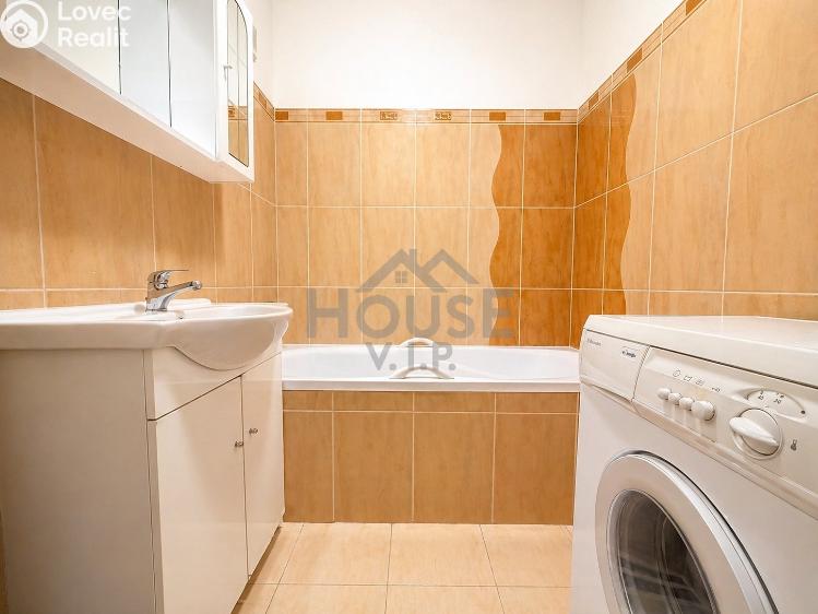 Prodej bytu 3+1 Praha, Ohradní č. 8