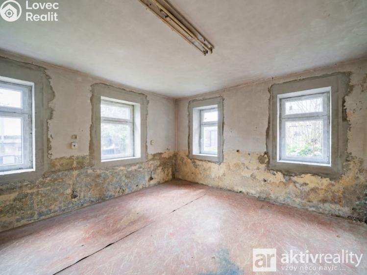 Prodej rodinného domu Dolní Zálezly, Mírové náměstí č. 26