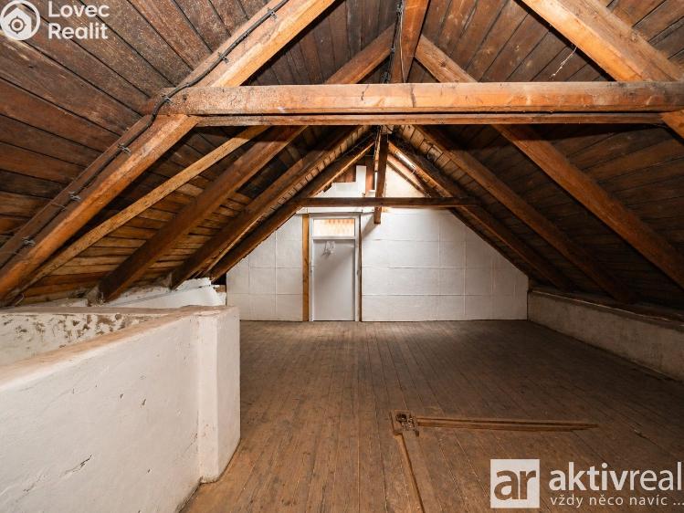 Prodej rodinného domu Dolní Zálezly, Mírové náměstí č. 31