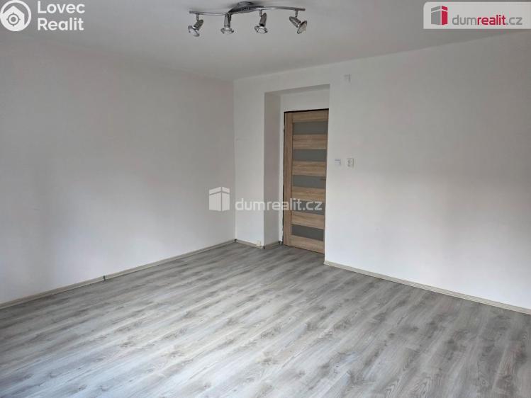 Pronájem bytu 2+1 Frenštát pod Radhoštěm, Školská čtvrť č. 8