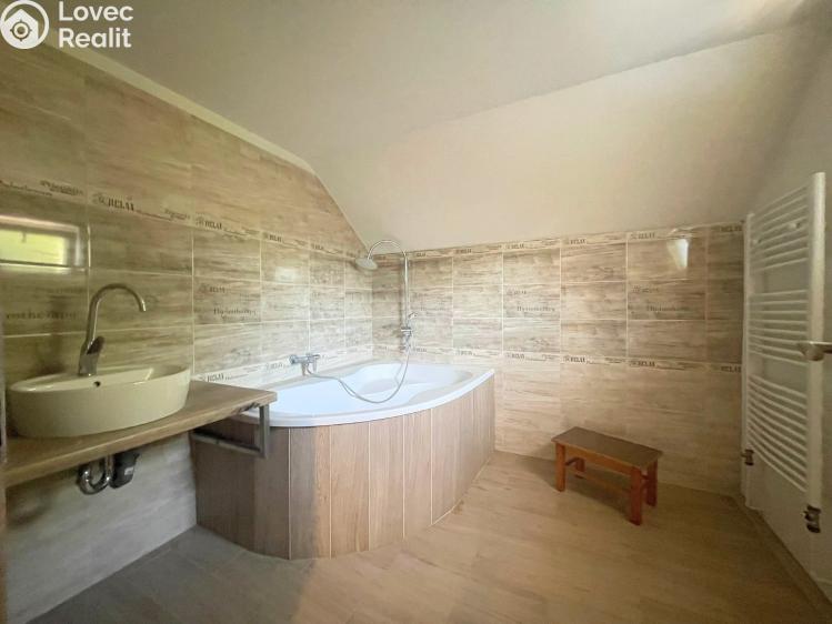 Продаж сімейного будинку Brniště č. 1