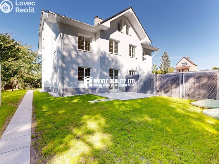 Prodej rodinného domu Praha, Údolí hvězd č. 1