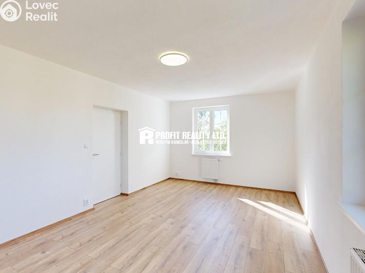 Prodej rodinného domu Praha, Údolí hvězd č. 10