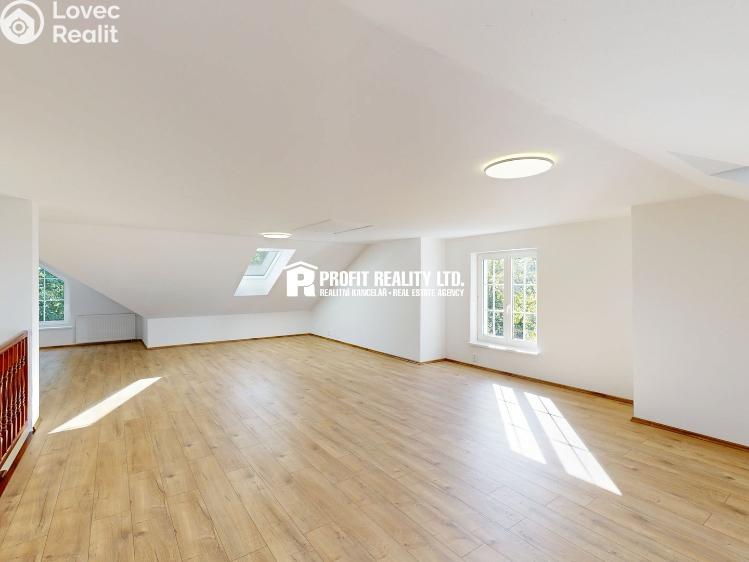 Prodej rodinného domu Praha, Údolí hvězd č. 15