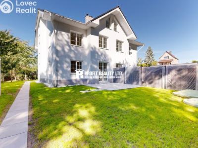 Prodej rodinného domu Praha, Údolí hvězd č. 1