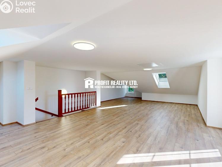 Prodej bytu 6 a více Praha, Údolí hvězd č. 20