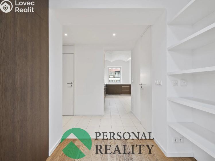 Pronájem bytu 3+1 Praha, U akademie č. 10