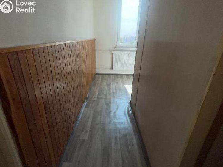 Prodej bytu 2+1 Chomutov, Pod Břízami 5229 č. 2