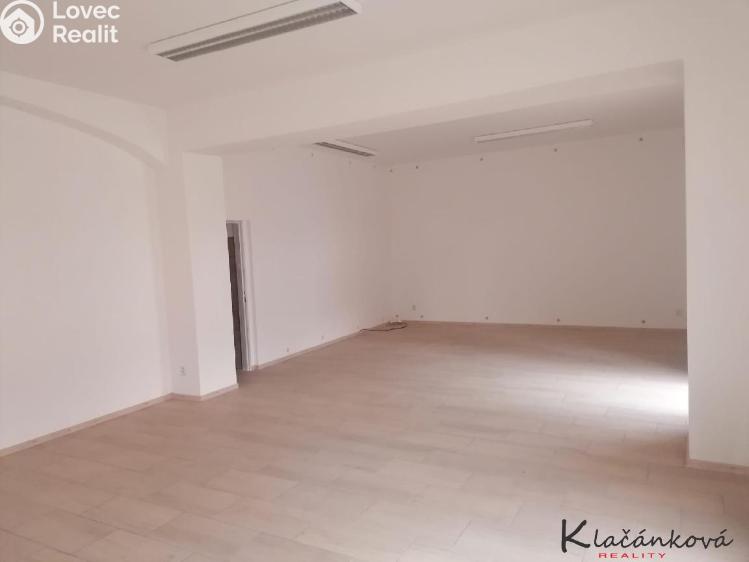 Pronájem kanceláře Napajedla, Masarykovo náměstí 558 č. 2