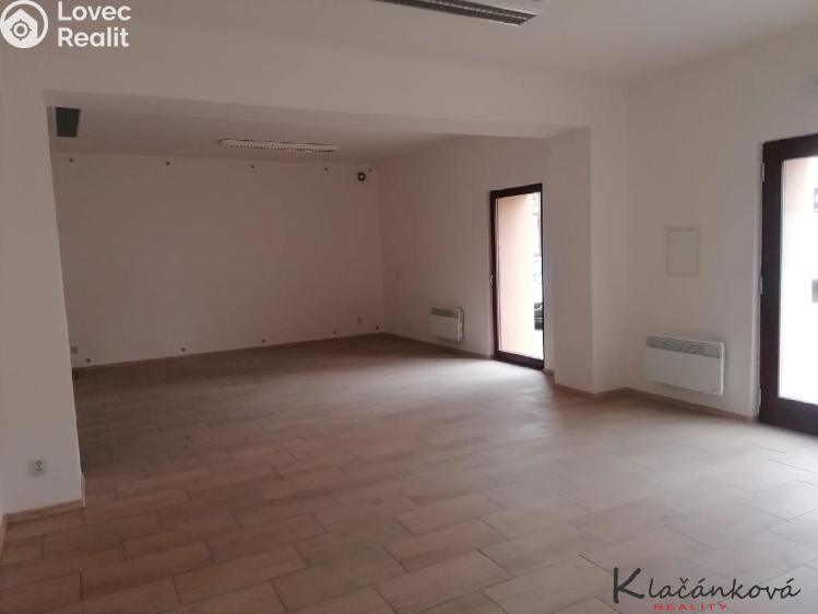 Pronájem kanceláře Napajedla, Masarykovo náměstí 558 č. 5