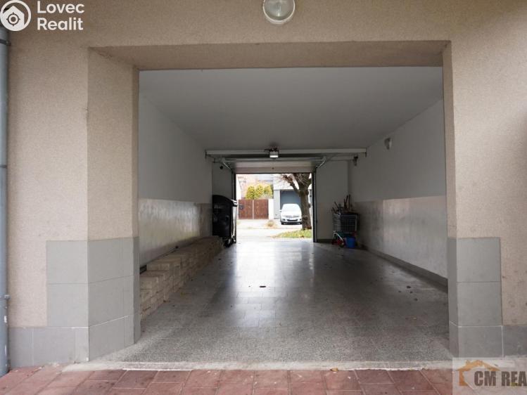 Prodej garážového stání Prostějov, Trávnická 4399/38 č. 4