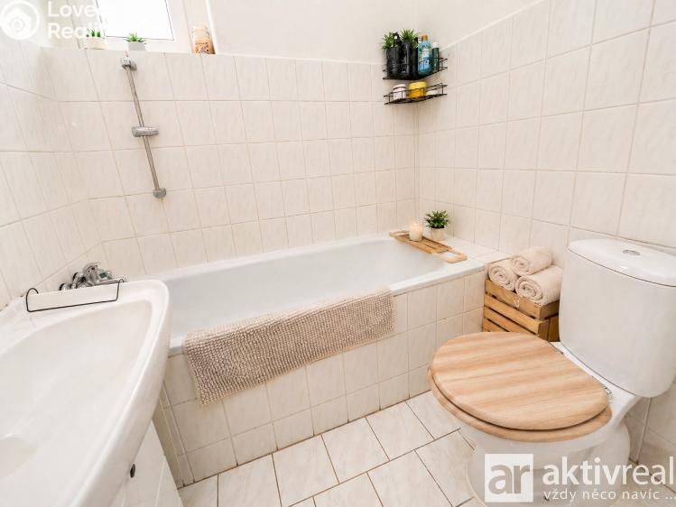 Prodej rodinného domu Dolní Zálezly, Mírové náměstí č. 8
