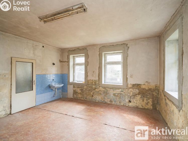 Prodej rodinného domu Dolní Zálezly, Mírové náměstí č. 28