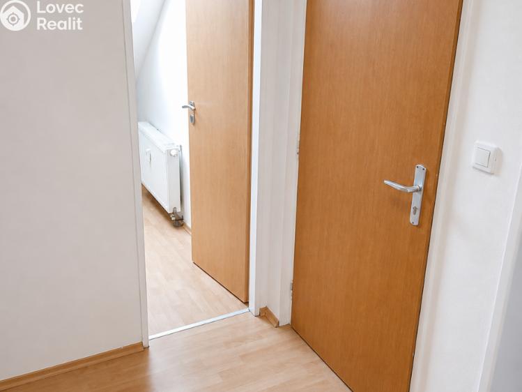 Pronájem bytu 3+KK Praha, Baarova č. 5