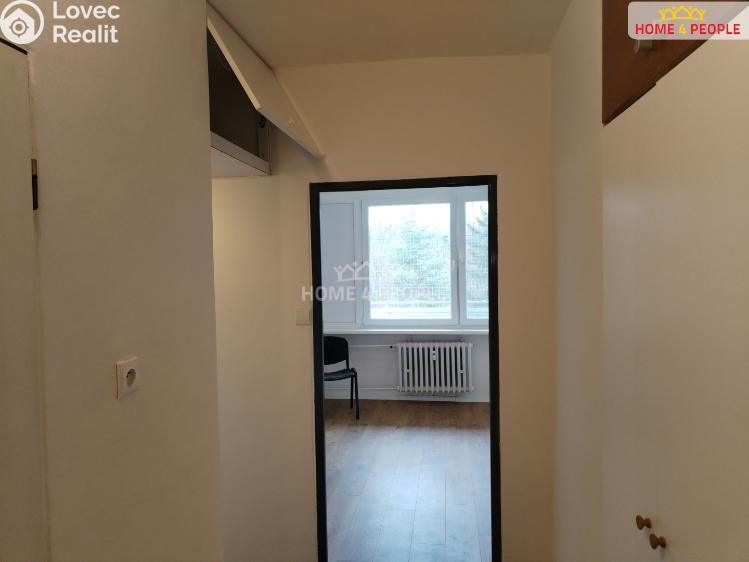 Pronájem bytu 2+KK Praha 15, Hornoměcholupská č. 13