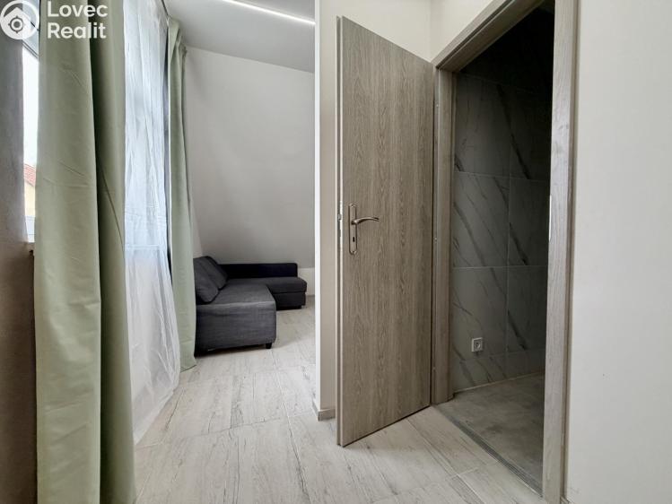 Pronájem bytu 2+KK Praha, Na Jarově 2070/36 č. 6