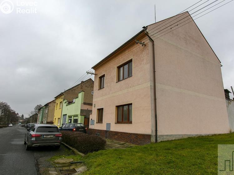 Prodej vícegeneračního domu Lahošť, Švermova č. 2