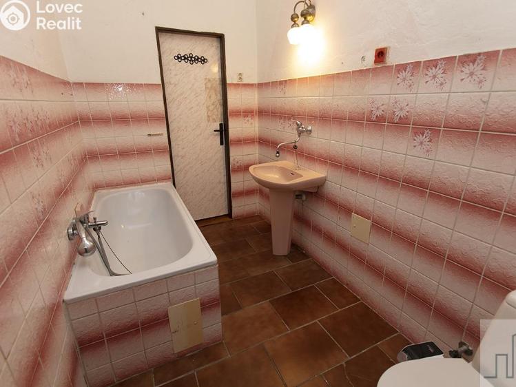 Prodej vícegeneračního domu Lahošť, Švermova č. 20