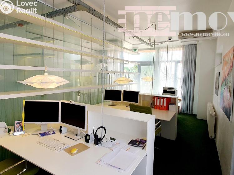 Продаж офісного приміщення Jesenice, Nákupní 1127 č. 9