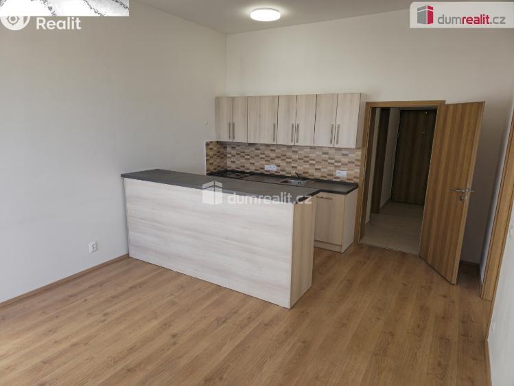 Pronájem bytu 2+KK Milovice, Zátopkova č. 3