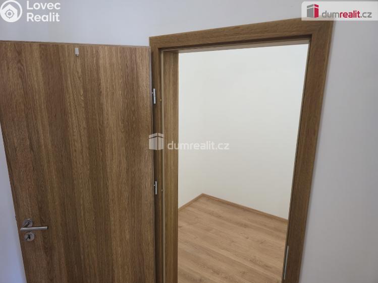 Pronájem bytu 2+KK Milovice, Zátopkova č. 11