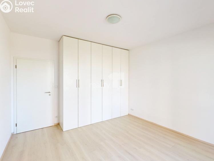 Prodej bytu 3+KK Praha 18, Kadečkové č. 10