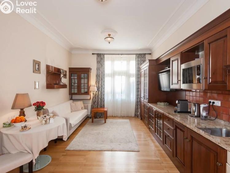 Pronájem bytu 2+KK Praha, Ovenecká 323/40 č. 8