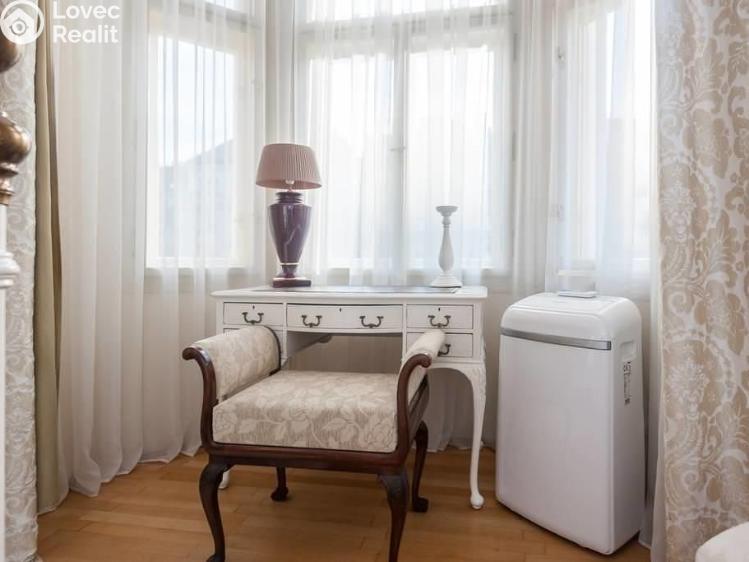 Pronájem bytu 2+KK Praha, Ovenecká 323/40 č. 14