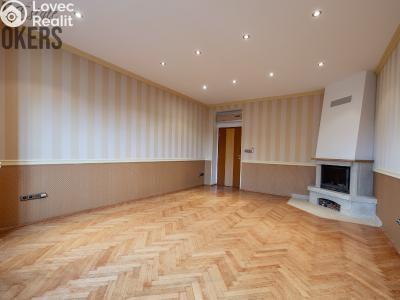 Sale apartment 4+1 Praha, Jenečská č. 12