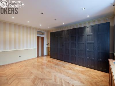 Sale apartment 4+1 Praha, Jenečská č. 15