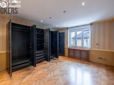 Sale apartment 4+1 Praha, Jenečská č. 21