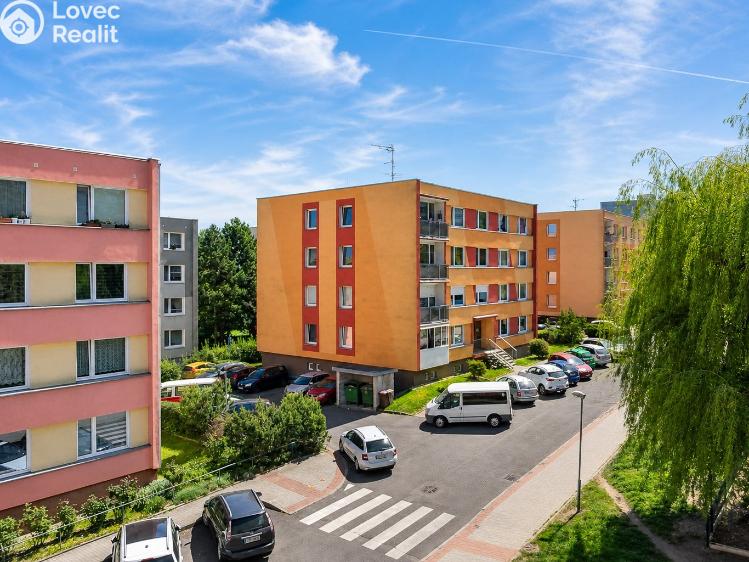 Prodej bytu 3+1 Chomutov, Kundratická 4495 č. 25