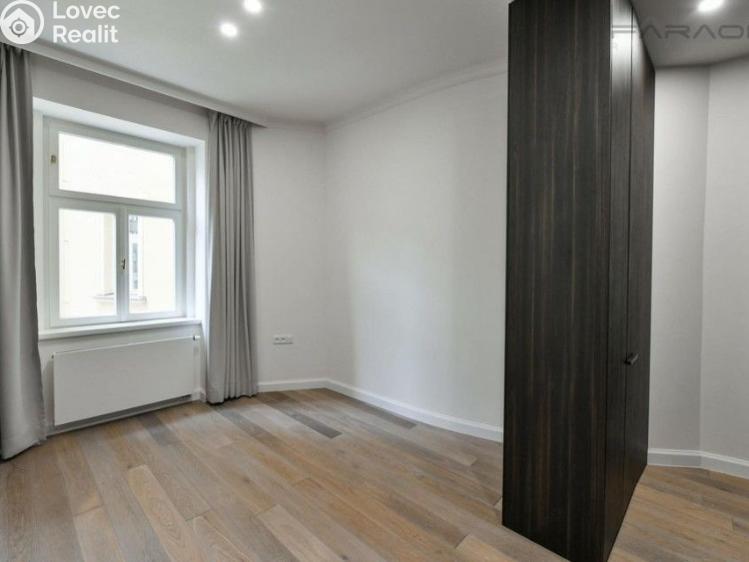 Pronájem bytu 4+KK Praha, náměstí Jiřího z Poděbrad č. 13