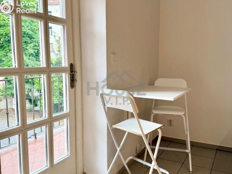 Rent apartment 1+1 Praha, Slavojova č. 11