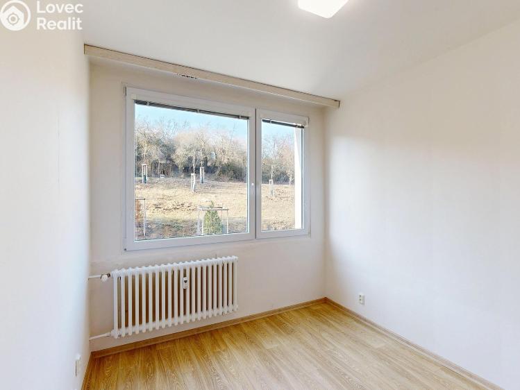 Prodej bytu 3+1 Králův Dvůr, Nad Stadionem 347 č. 12