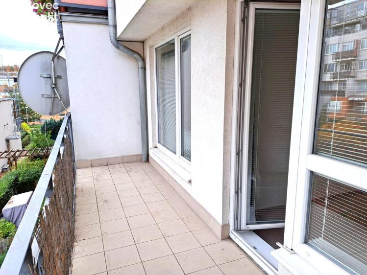Pronájem bytu 2+KK Praha, Pod Harfou 938/40 č. 8