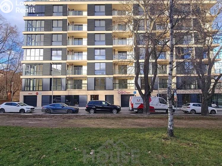 Продажа специфического типа недвижимости Praha, Radimova č. 4