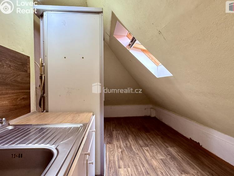 Prodej bytu 1+1 Karlovy Vary, Hlávkova č. 12