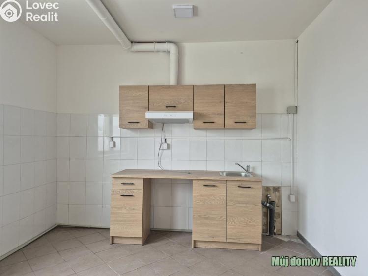 Pronájem obchodního prostoru Praha, Přátelství č. 27