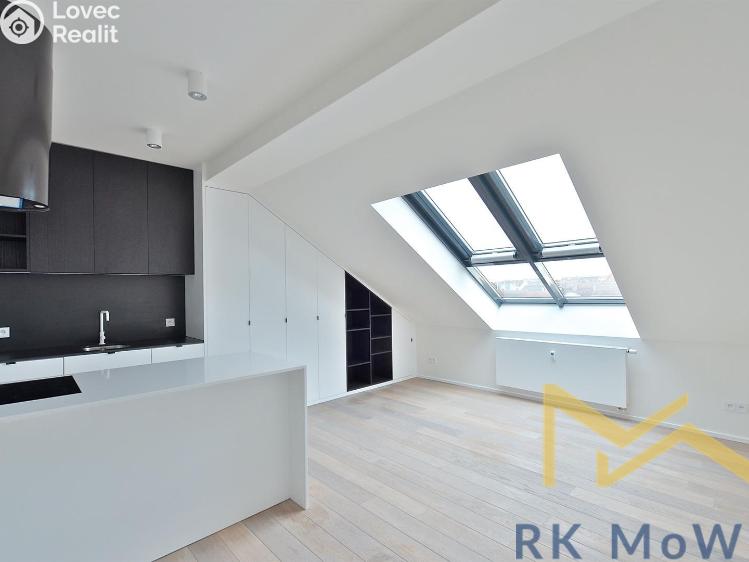 Rent apartment 1+KK Praha, náměstí Jiřího z Poděbrad 1561/9 č. 3