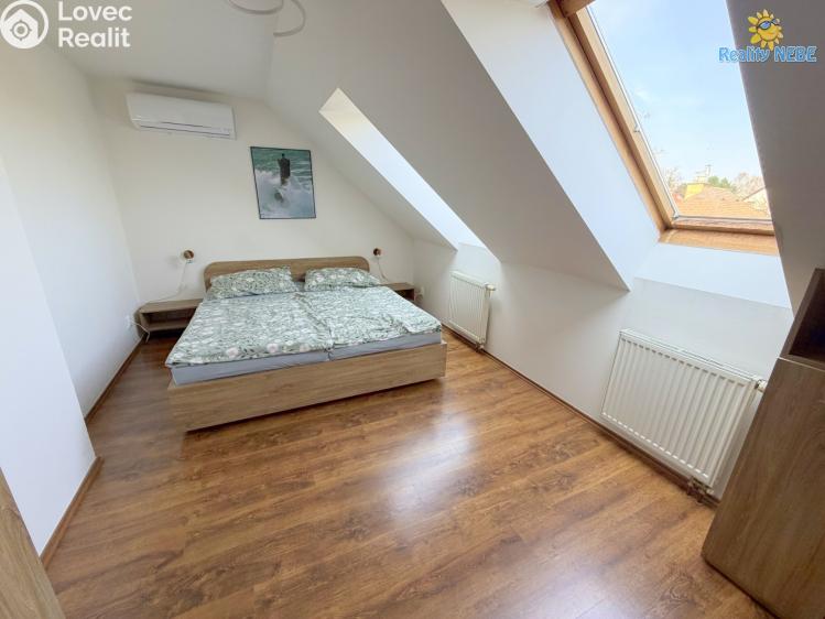 Prodej bytu 4+1 Praha, Bezinková č. 11