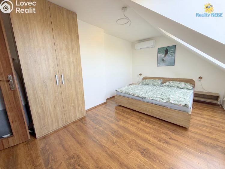 Prodej bytu 4+1 Praha, Bezinková č. 12