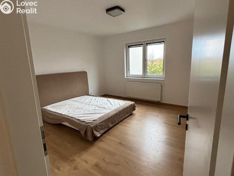 Pronájem rodinného domu Praha, Lovčická 31/1 č. 12
