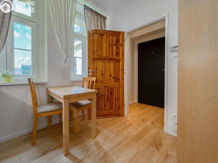 Pronájem bytu 1+KK Praha, Kovářská č. 3