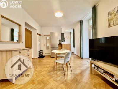 Pronájem bytu 1+KK Praha, Mozartova č. 5