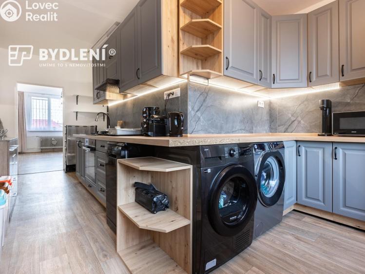 Prodej bytu 2+1 Chomutov, Palackého 4272 č. 13
